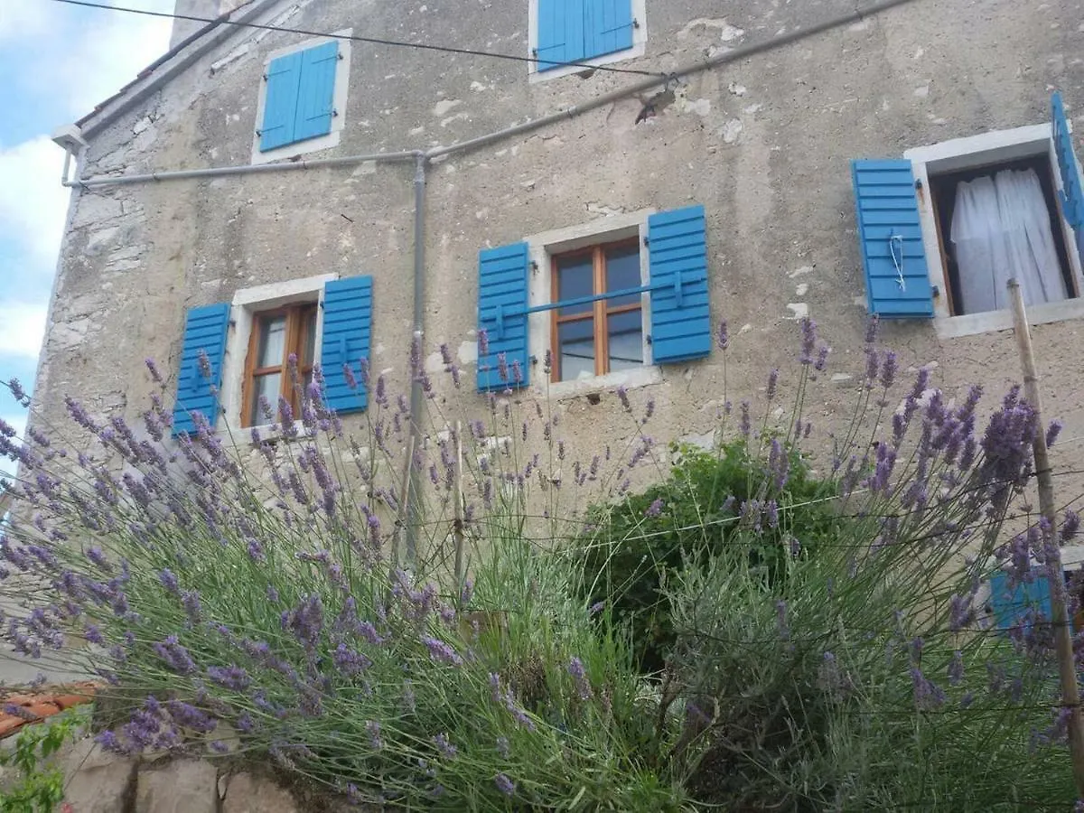 Homestay Car Free Island Unije Gasparini Apartments