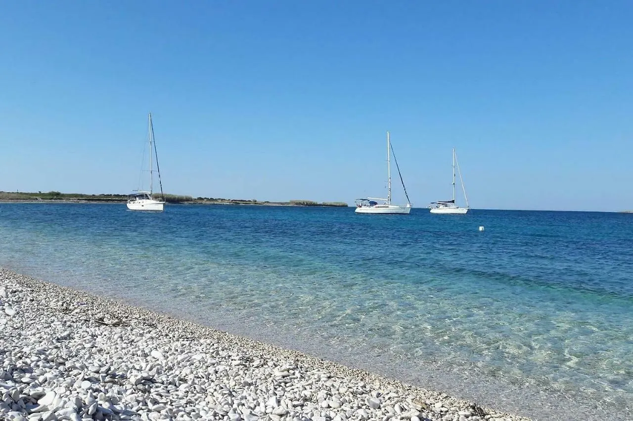 Homestay Car Free Island Unije Gasparini Apartments Croatia
