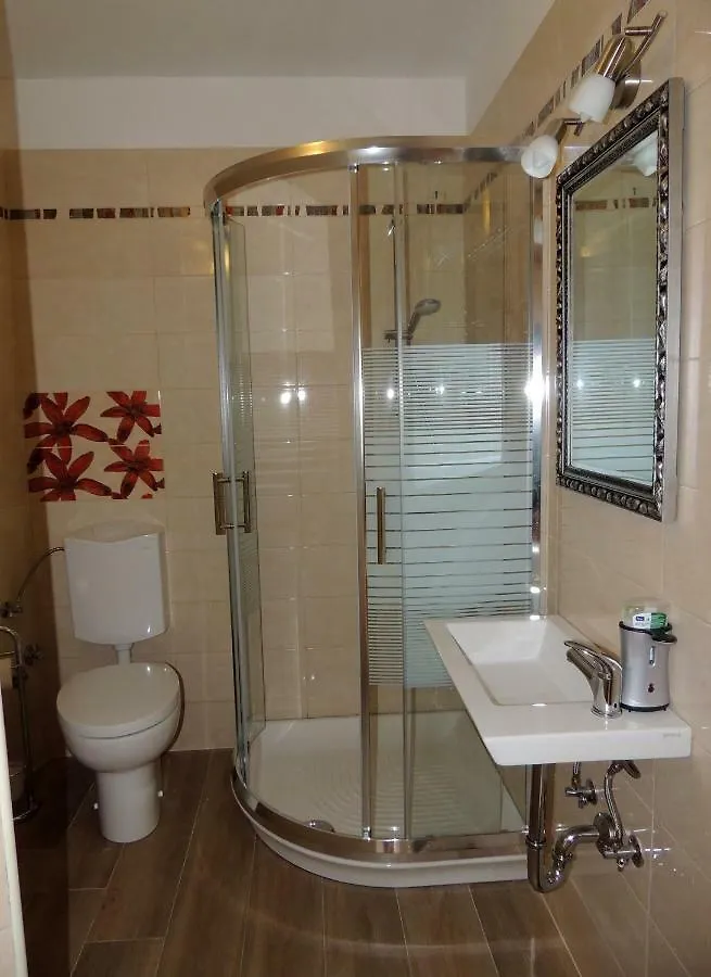 Car Free Island Unije Gasparini Apartments Homestay